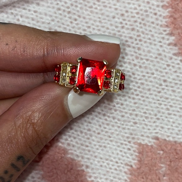 Elegant  Red and Gold Stainless Steel Ring - NEW - Picture 3 of 6